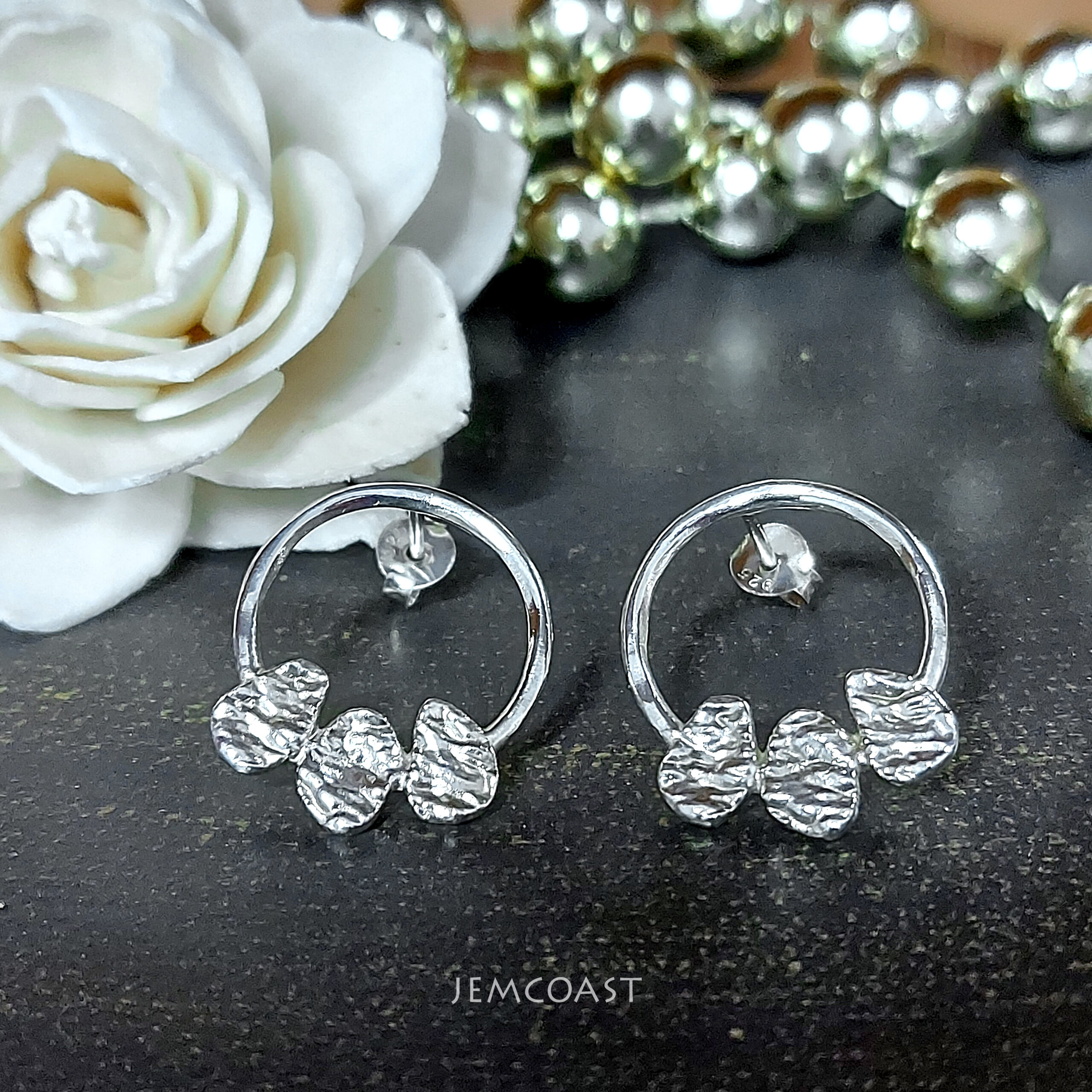 Dainty & Delicate Open Circle Earrings made of 925 Sterling Silver in Medium size