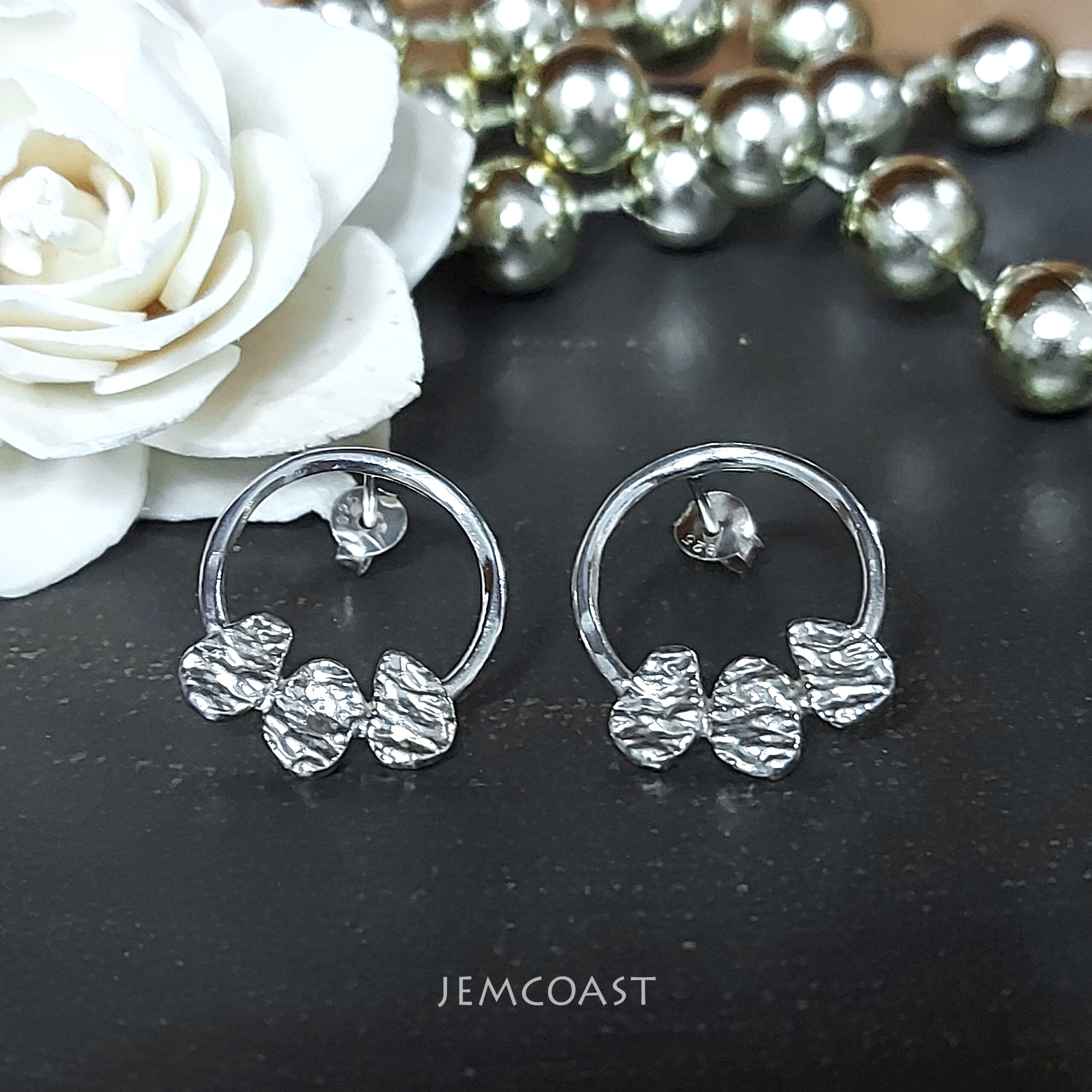 Dainty & Delicate Open Circle Earrings made of 925 Sterling Silver in Medium size
