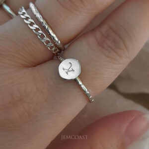 LETTER INITIAL RING. Dainty minimalist monogram ring.