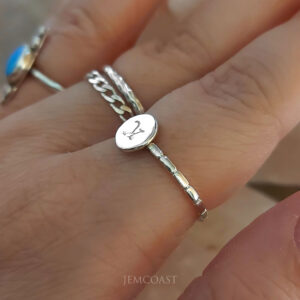 LETTER INITIAL RING. Dainty minimalist monogram ring.