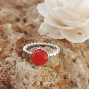 A stunning small red jade ring, made of 925 sterling silver.